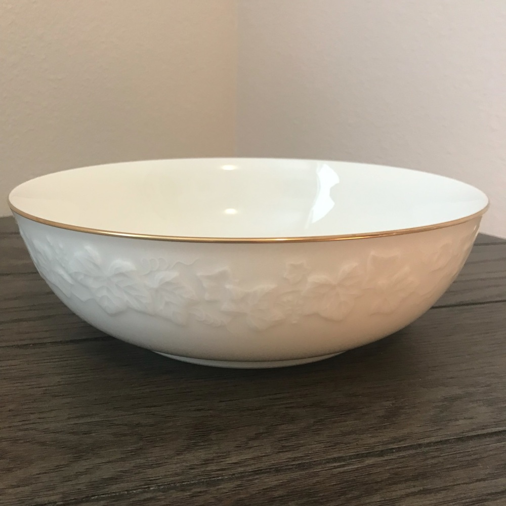 Noritake - Halls of Ivy (Gold Trim) 9" Round Vegetable Bowl